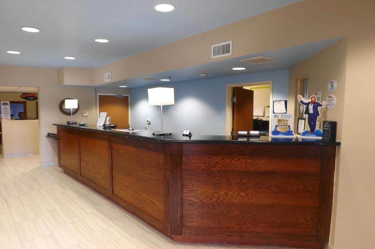 Baymont By Wyndham Roswell Hotel Exterior photo