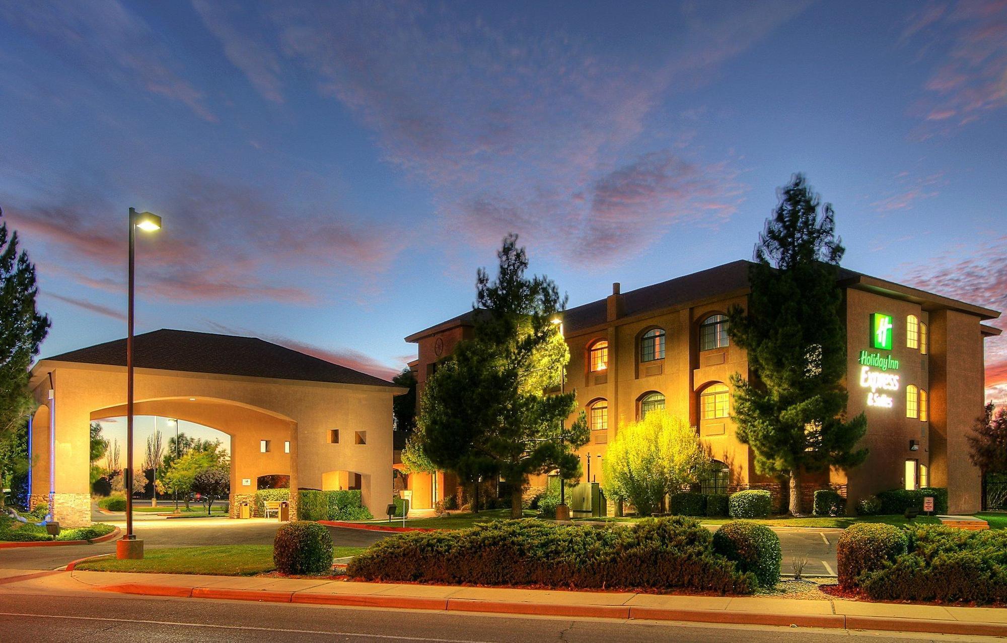 Baymont By Wyndham Roswell Hotel Exterior photo
