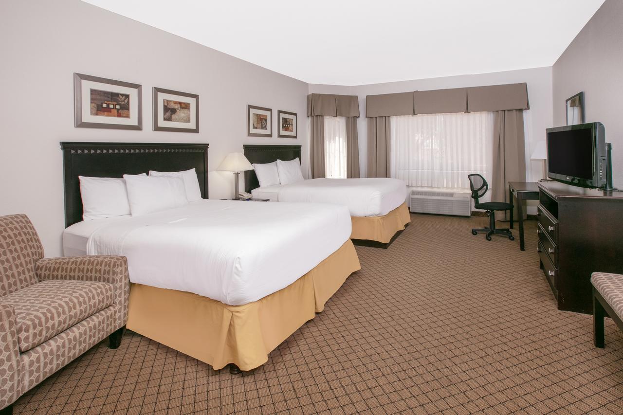 Baymont By Wyndham Roswell Hotel Exterior photo