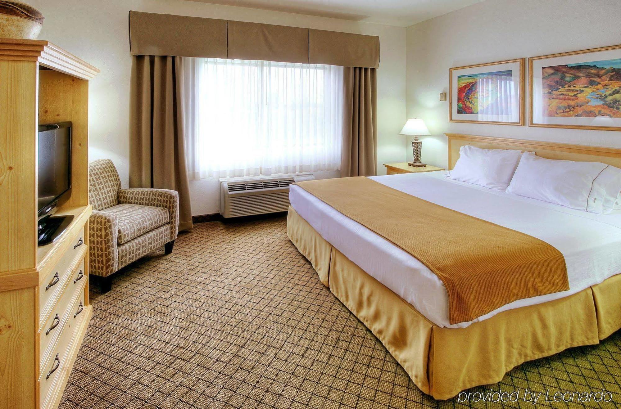 Baymont By Wyndham Roswell Hotel Exterior photo