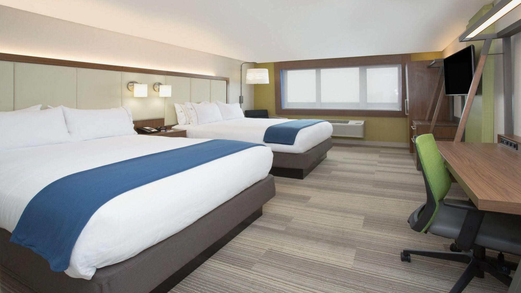 Baymont By Wyndham Roswell Hotel Exterior photo