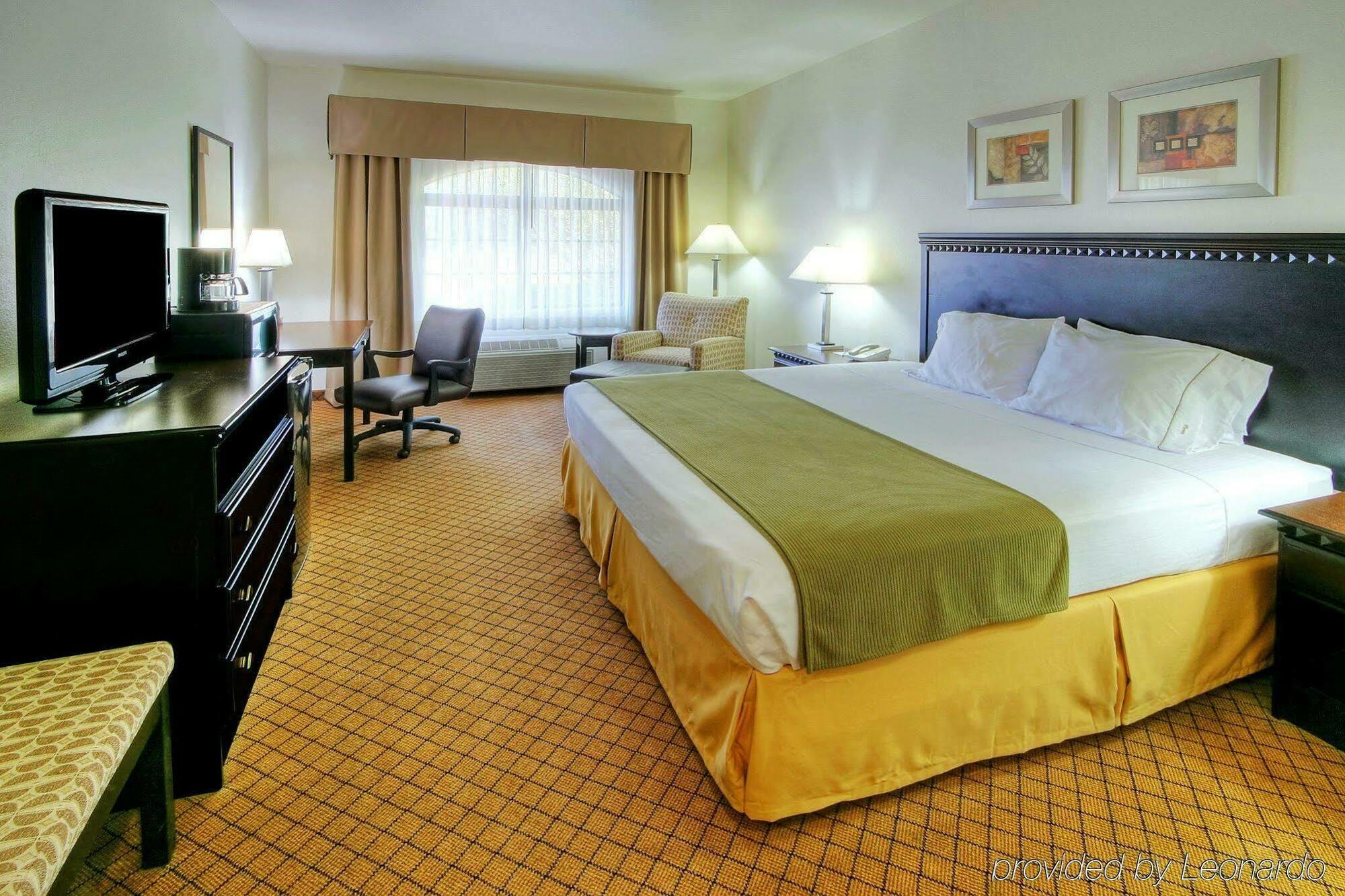 Baymont By Wyndham Roswell Hotel Exterior photo